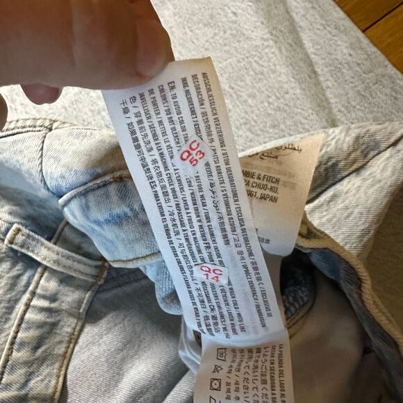 Abercrombie & Fitch 90s relaxed Jean high rise light wash 16L/33 - Picture 8 of 12